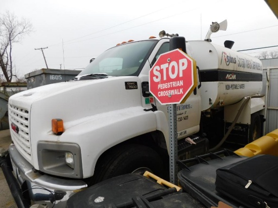 2005 GMC 2000 Gallon Tandem-Axle Water Truck Model C7500, VIN 1GDM7C1C75F51