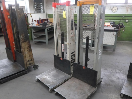 LOT: (2) 24 in. x 24 in. x 52 in. Hydraulic Die Carts, LOCATION: TOOL ROOM