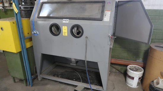 Skat Blast Dry Blast Cabinet Model 970, 58 in. Wide, Dust Collector (#934),