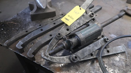 Hydraulic Gear Puller, LOCATION: OUTSIDE MAINTENANCE OFFICE