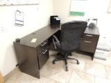 LOT: (2) Desks, Chair, LOCATION: 2435 S. 6th Ave., Phoenix, AZ 85003