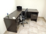 LOT: (2) Desks, Chair, LOCATION: 2435 S. 6th Ave., Phoenix, AZ 85003