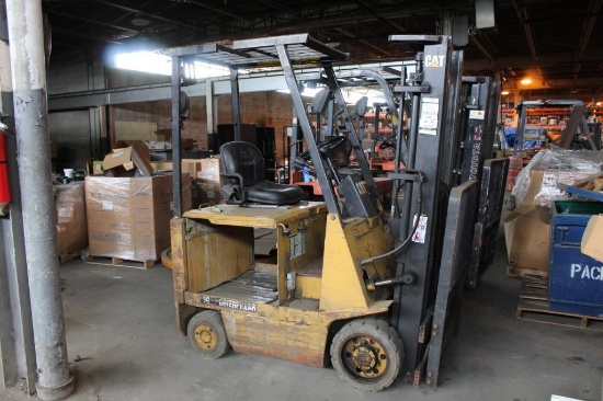 Caterpillar Electric Forklift Model 8015, Side Shifter, 3000 lb. Capacity, Dual Mast 130 in. Reach,
