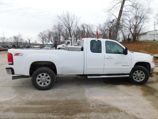2013 GMC Sierra 2500 HD w/Extended Cab, 6.6L V8, VIN 1GT221C87DZ176152, 222,741 Miles Indicated