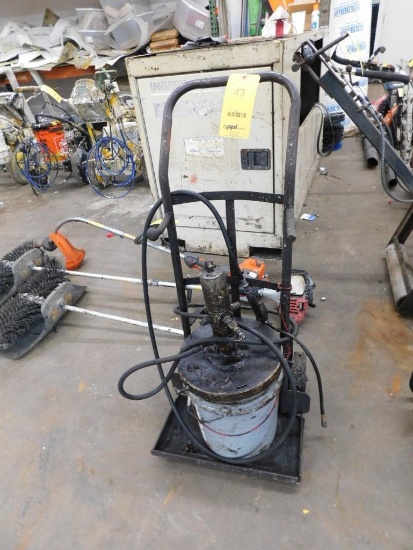 Pnuematic Grease Pump on Cart