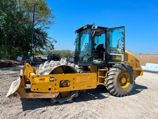 2014 Caterpillar CP56B Compactor with 98" Blade: Powered by Cat C6.6 Engine, 156 hp Gross Power,