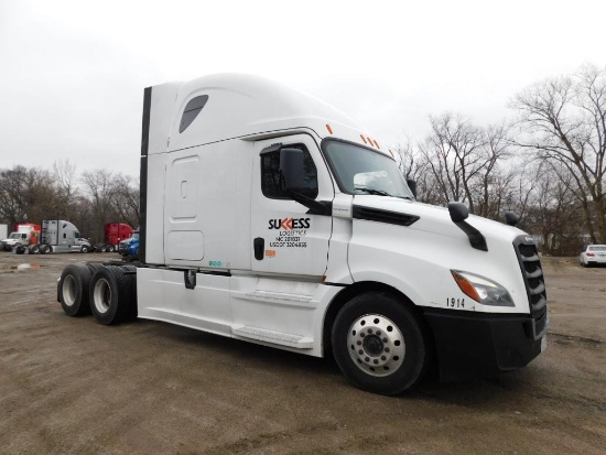 2019 Freightliner Cascadia 126 Sleeper Cab 6X4 Tractor Trailer, Detroit Diesel DD15 14.8 L 455 HP