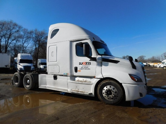 2019 Freightliner Cascadia 126 Sleeper Cab 6X4 Truck Tractor, Detroit Diesel DD15 14.8 L 455 HP