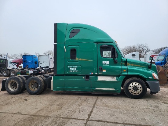 2016 Freightliner Cascadia 125 Sleeper Cab 6X4 Tractor Trailer, Detroit Diesel DD15 14.8 L 455 HP