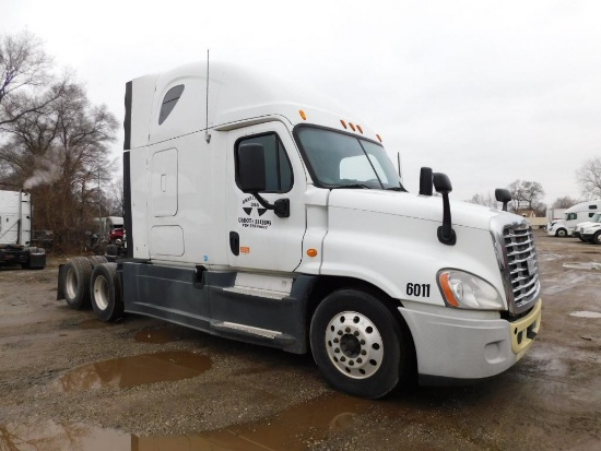 2014 Freightliner Cascadia 125 Sleeper Cab 6X4 Tractor Trailer, Detroit Diesel DD15 EV 14.8 L 455 HP