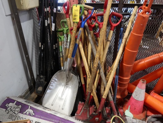 LOT: Assorted Roofing Tools