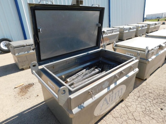 LOT: 3' x 5' Kit Box w/Assorted Screens & Extraction Tools & Stands