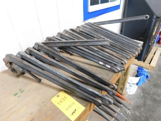 LOT: (14) Petol Surgrip Tongs
