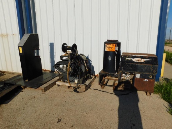 LOT: (2) Pressure Washers & Asis Hydraulic Press