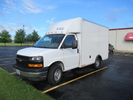 2022 Chevrolet Box Truck, VIN 1GBOGRF72N1196453, 12 ft. Box, Roll Up Door, Step Bumper, Cab Access