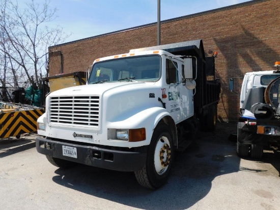 2001 International 4700 4X2 Dump Truck, VIN 1HTSCAAN11H370699DT, International DT466E Diesel Engi...