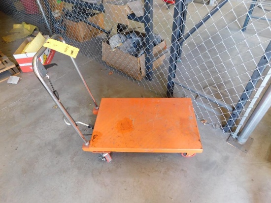 18" x 28" Rolling Hydraulic Lift Cart (LOCATED IN GREEN BLDG.)