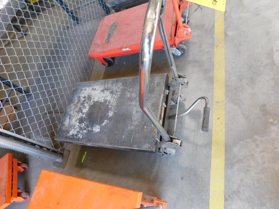 20" x 32" Rolling Hydraulic Lift Cart (LOCATED IN GREEN BLDG.)