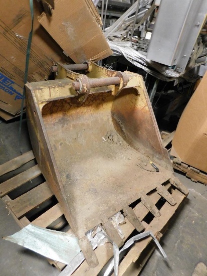 36" 6-Tooth Excavator Bucket (LOCATED IN MAIN BLDG.UPPER LEVEL)