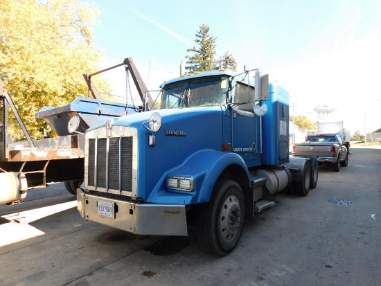 2010 Kenworth T800 Semi Truck Tractor w/Sleeper, VIN: 2HSCUAPR0AC170095, Eaton Fuller 10-Speed