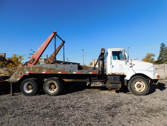 International Lugger Box Truck, VIN: 1HTGLAAT82H541065, Model 27674, Eaton Fuller 8-Speed Manual