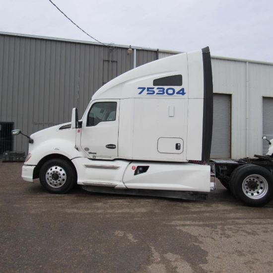 2020 Kenworth T680 Sleeper Truck, VIN 1XKYD49X8LJ220715, Automatic Transmission, Cummins X15 Turbo