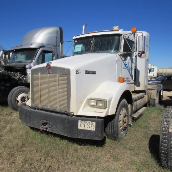 2010 Kenworth T800 Truck, VIN 1XKDDU9X6AJ262523, Cat C13 335 Acert Turbo Diesel, Manual