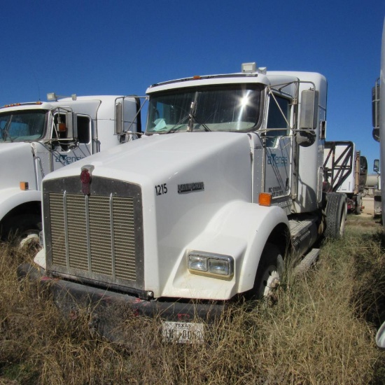 2011 Kenworth T800 Truck, VIN 1XKDDU9X6BJ291215, Cat C13 335 Acert Turbo Diesel, Manual
