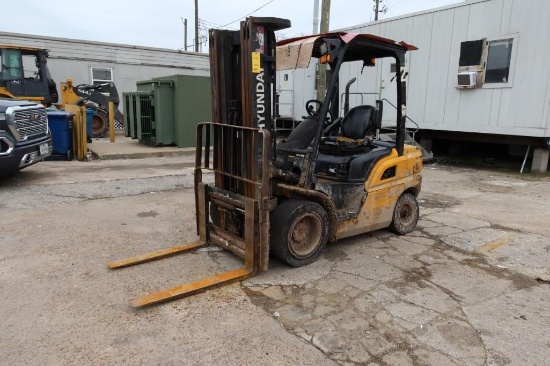 6000 Lb. Hyundai Diesel Forklift, Model 30D-9, VIN: HHKHHN13PK0003043, Triple Mast, Sideshift,