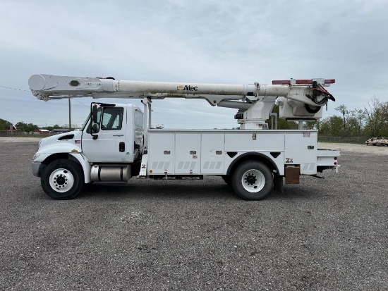 Altec AM44, 2-Man Bucket Aerial Boom, 55' Platform Capacity, 600 Lb. Capacity, S/N 0213DM4426,