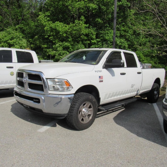 2018 Dodge Ram 2500 Crew Cab Truck 4 x 4 , 8' Box, VIN: 3C6UR5HJ2JG390136, 6.4 L Hemi Gas Engine,