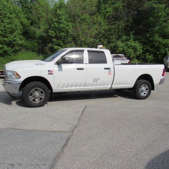 2018 Dodge Ram 2500 Crew Cab Truck 4 x 4 , 8' Box, VIN: 3C6UR5HJ0JG390152, 6.4 L Hemi Gas Engine,