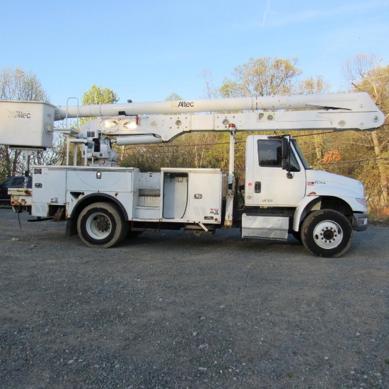 Altec AAFFP, 55' Rear Mounted Bucket 2-Man Aerial Boom, S/N 9736480655, Front & Rear A-Frame