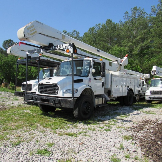 Altec AA755, 55' Rear Mounted 1-Man Bucket Aerial Boom, S/N 0513BZ7353, Front & Rear A-Frame