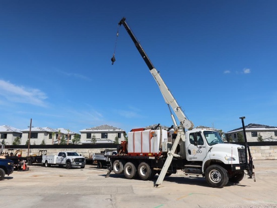 National 400B 10-Ton Boom Crane, 3-Section Boom, Front and Rear Stabilizer, S/N 297423, (2012),