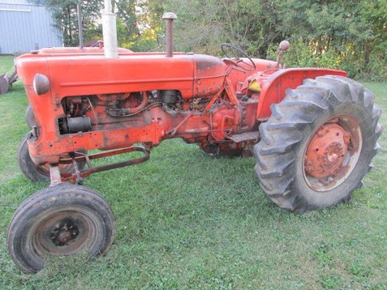 Allis Chalmers D17 Series 1 Utility Tractor