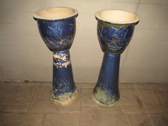 PAIR OF PLANTERS W/BASE 31''