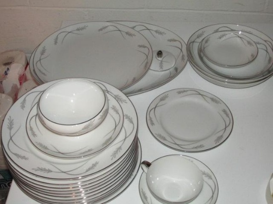 MIKASA CHIINA SET OF 12 INCLUDES GERMANY PLATTERS & BOWLS