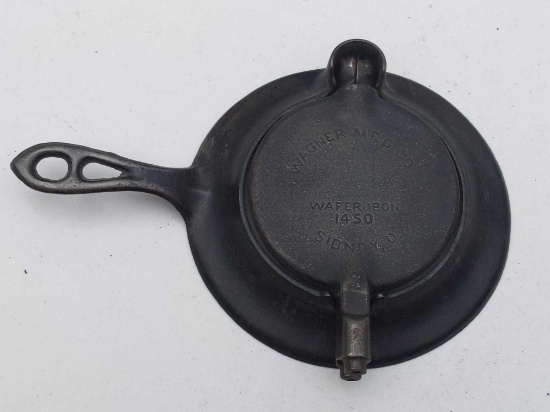 Wagner Manufacturing Company Waffle Iron 1450 Sydney o