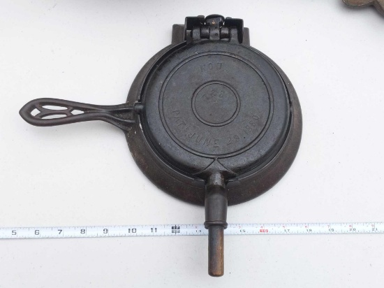 Griswold MFG. CO. ERIE, PA No.7 Pay. June 29, 1880 - 7&8 Waffle Iron