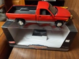 Ertl 1995 Dodge Ram 2500 SLT 1/18 Scale