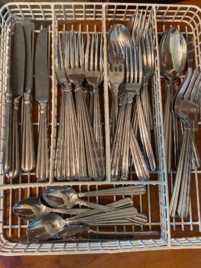 Oneida Flatware Set