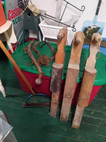 Vintage Planters & Primitives