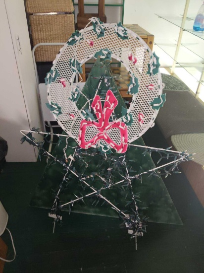 Holiday Star, Wreath, Lights & Tree Board (47") - Untested