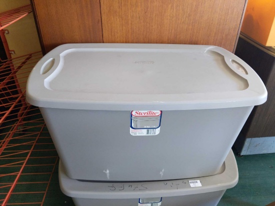 30 Gal Sterilite Tote