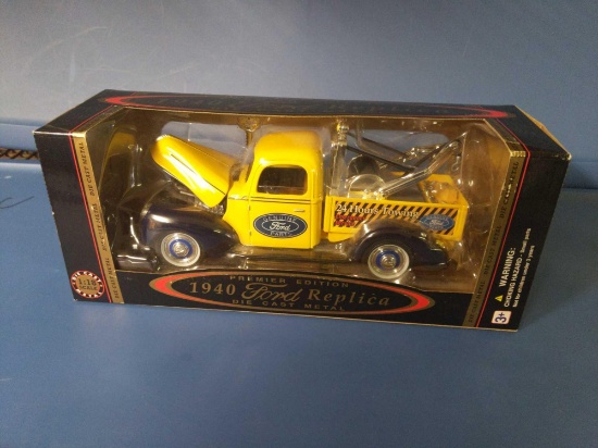 Golden Wheel1940 Ford Replica 1:18 scale