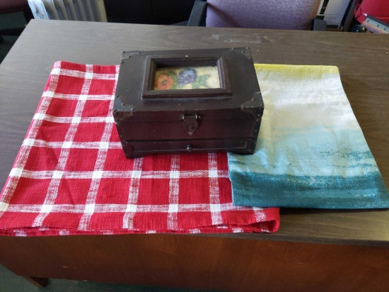 Table Runners & Decorative Box Lot