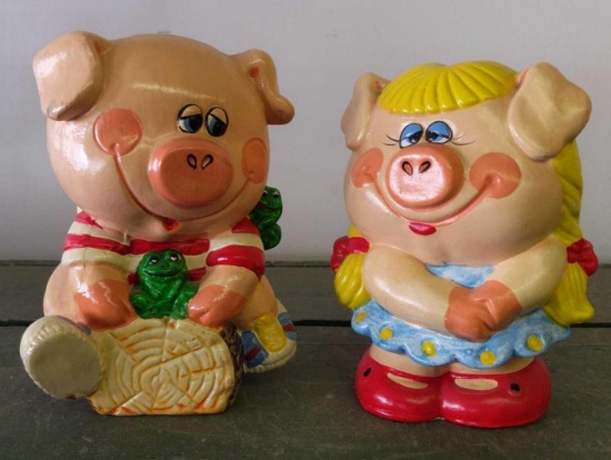 Enesco Pigs in Love Piggy Banks