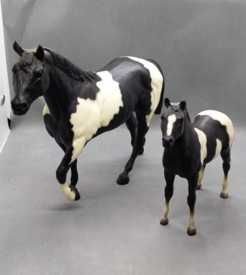 Printed Breyer Black & White Paint Stallion & Foal