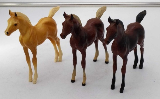 Heartland Plastics Palomino & Two Bay Sorrels Ponies